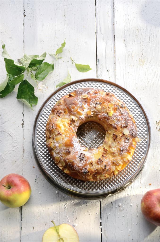 Belgian Apple Ring Cake